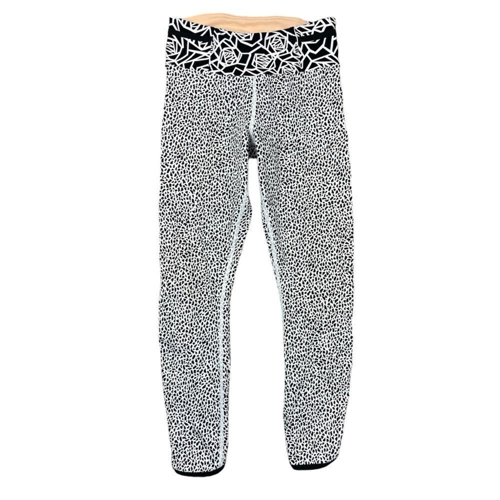Lululemon Real Quick Tight
Miss Mosaic White / Posey Black White